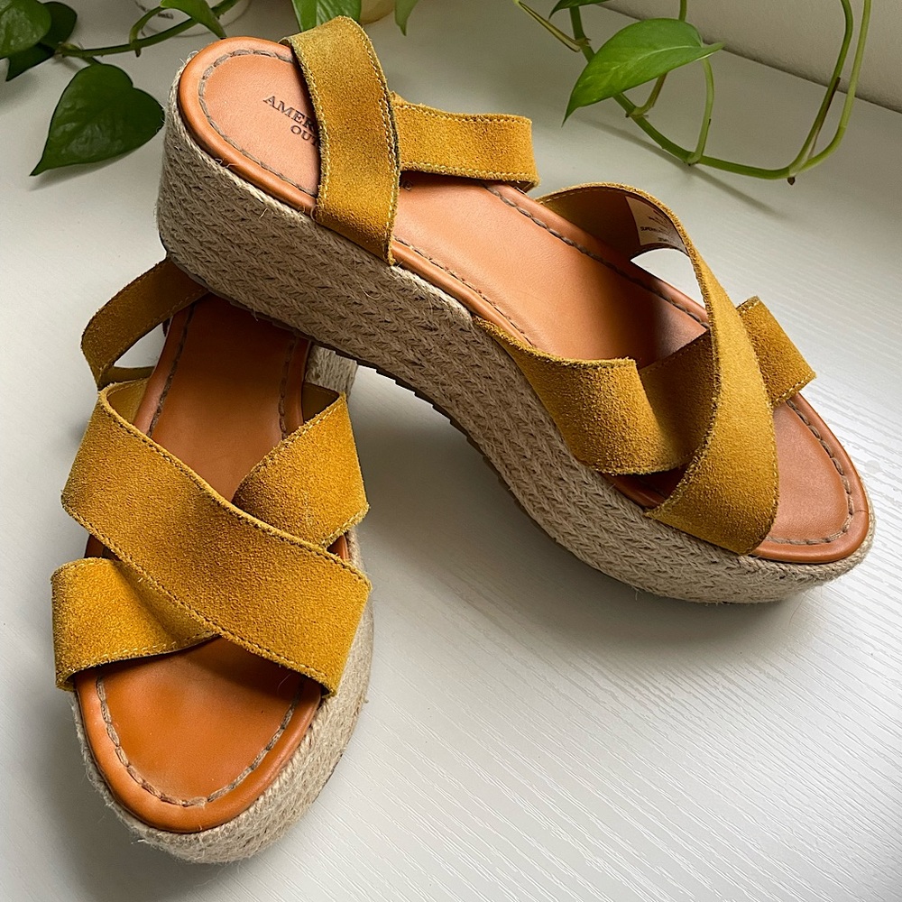 American Eagle Platform Sandals - Size 10